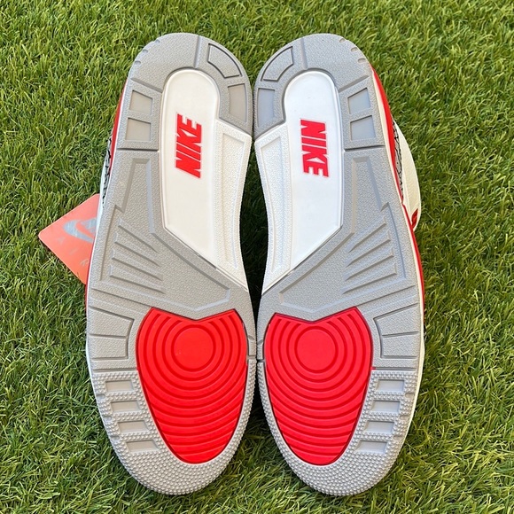 Air Jordan 3 Retro main image 4